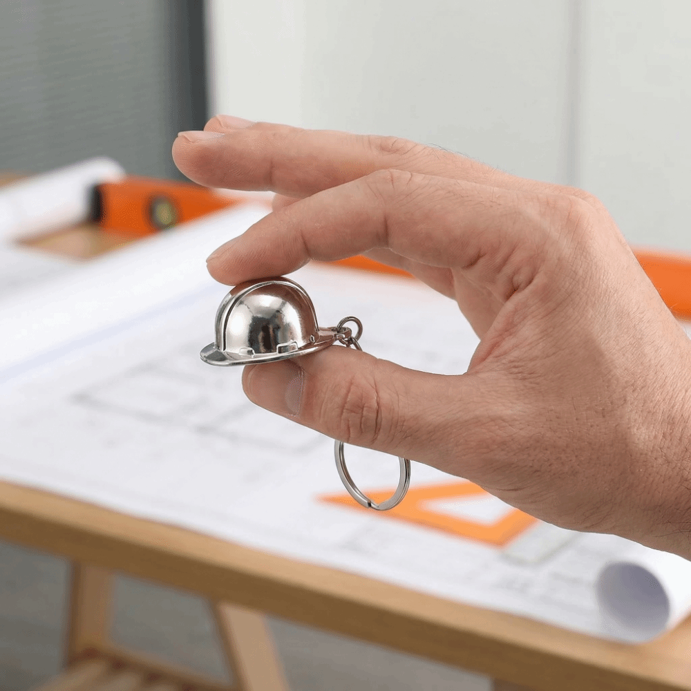 Best Wishes Funny Safety Helme - огляд і ціна Heavy Equipment Keychain